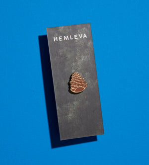 HEMLEVA - Pine Cone Pin